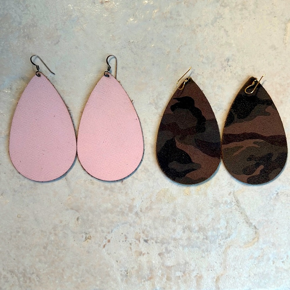 Nickel & Suede Leather Earrings Size Large Camo Light Pink